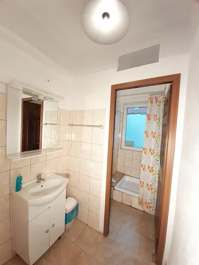 Taxi Hostel Otopeni Románia