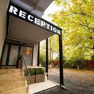 Bucharest Airport Accomodation מלון דירות
