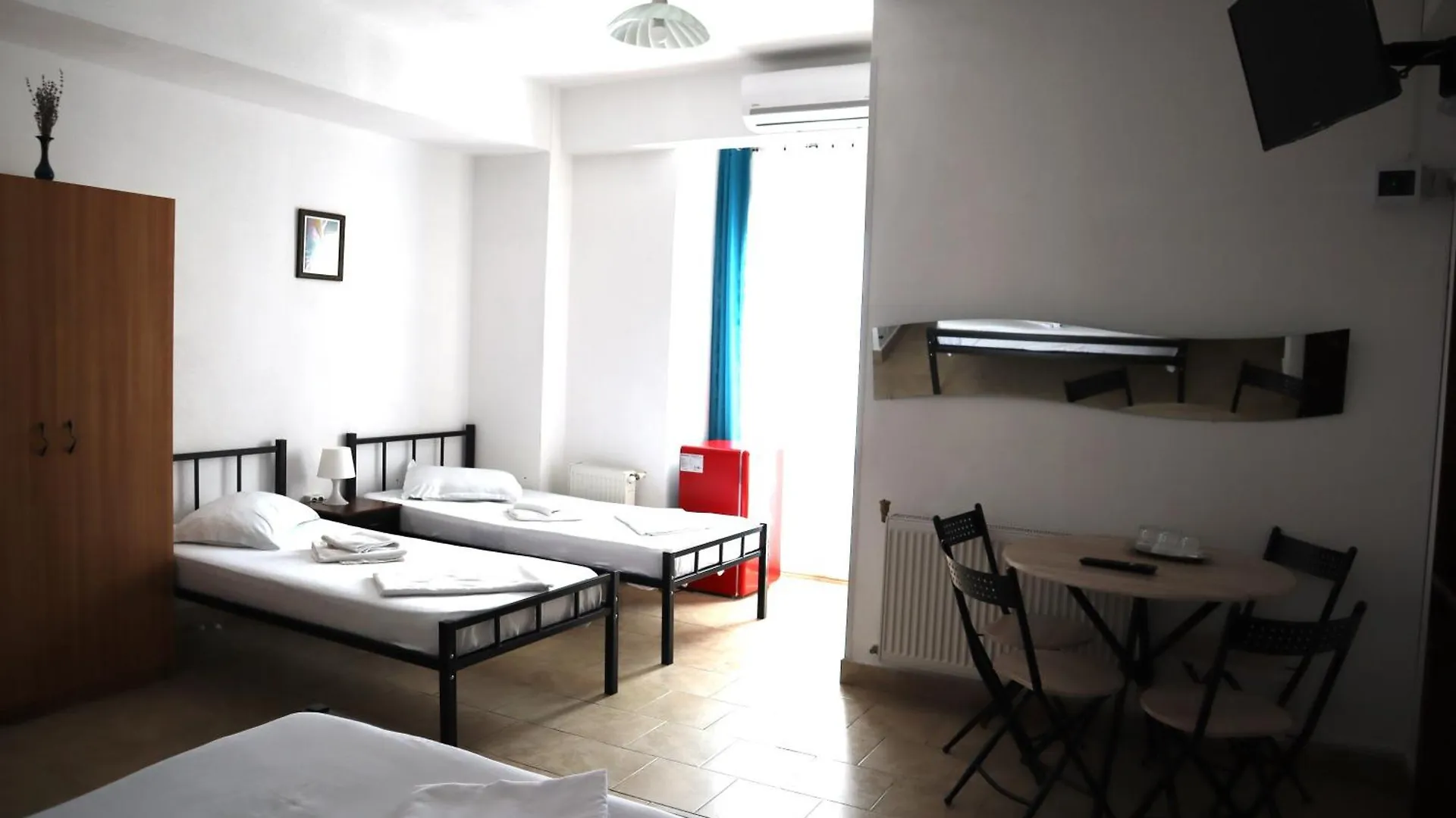 Taxi Hostel Otopeni Romania