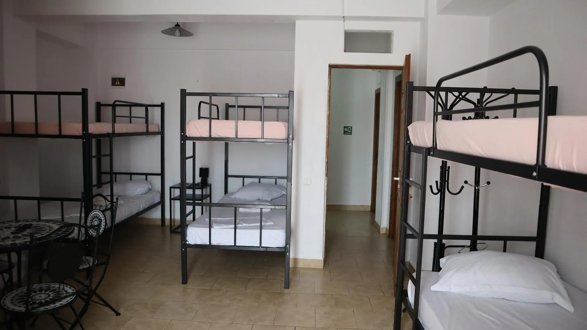 Taxi Hostel Otopeni 3*,  Romania