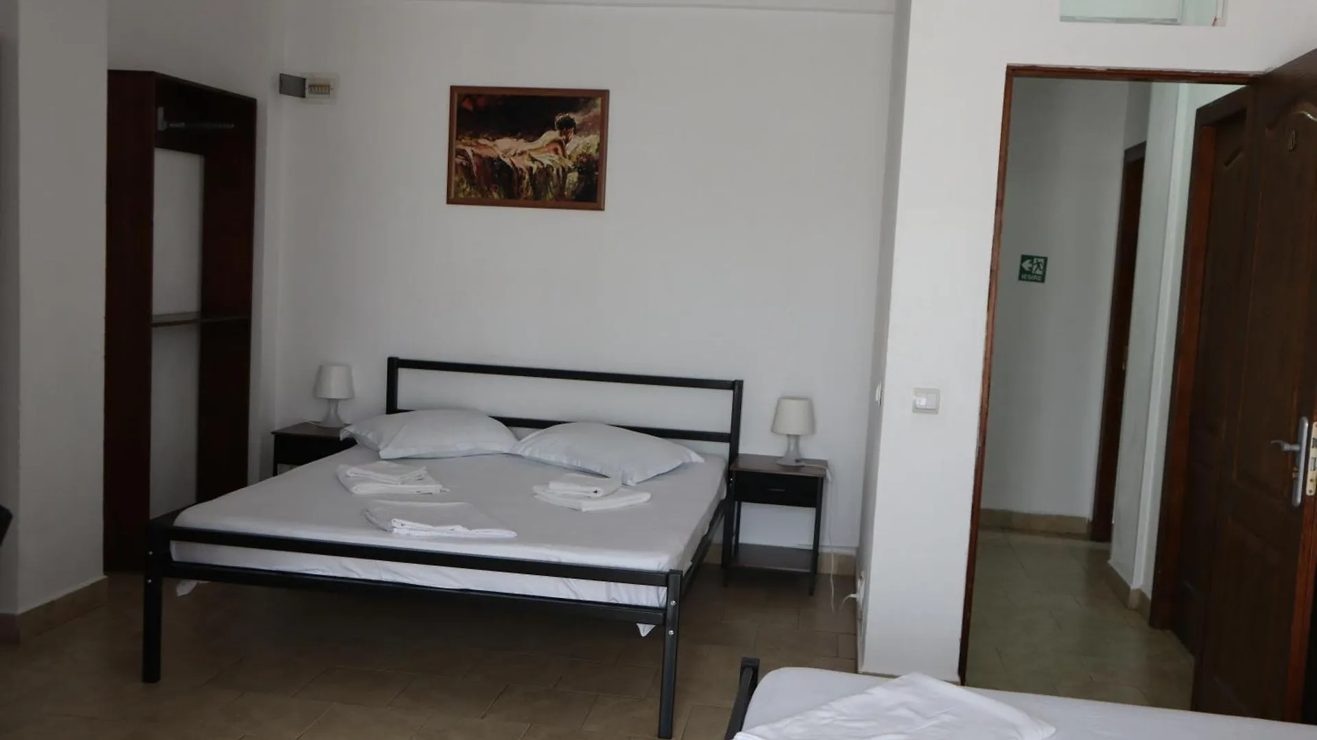 Taxi Hostel Otopeni 3*,  Romania